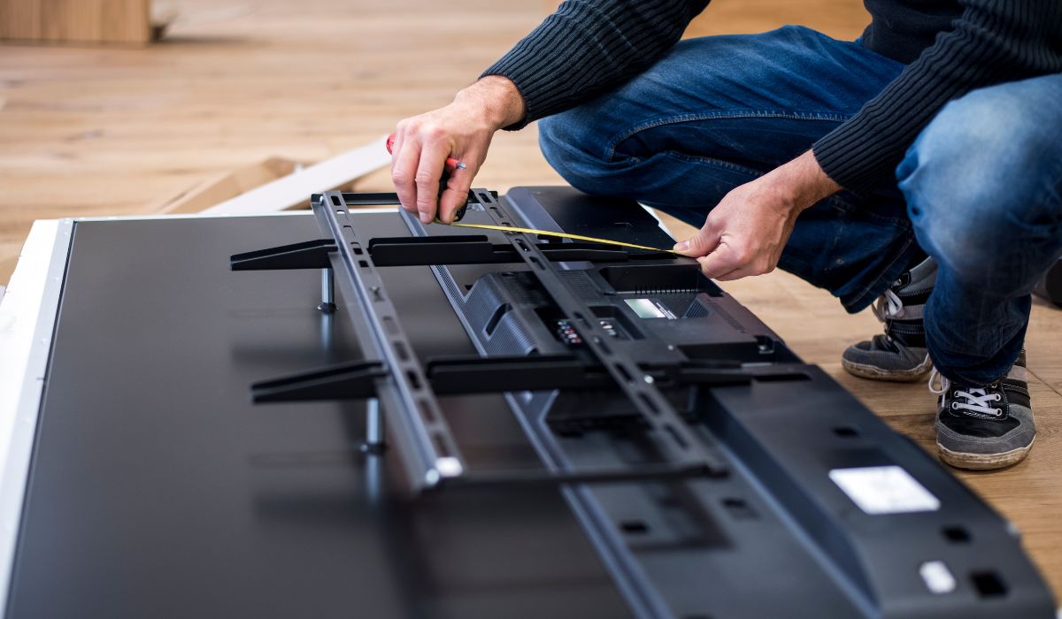 Attaching the Mounting Hardware